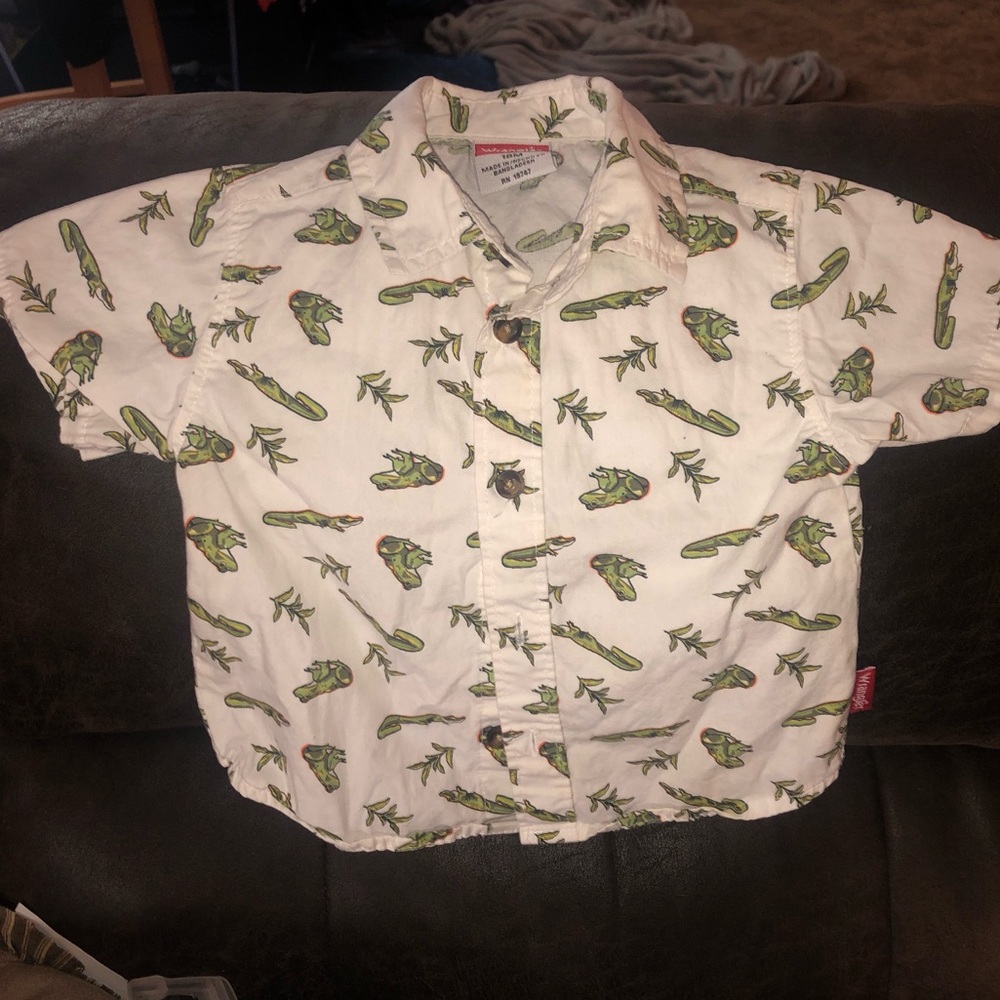 Wrangler 18M shirt.